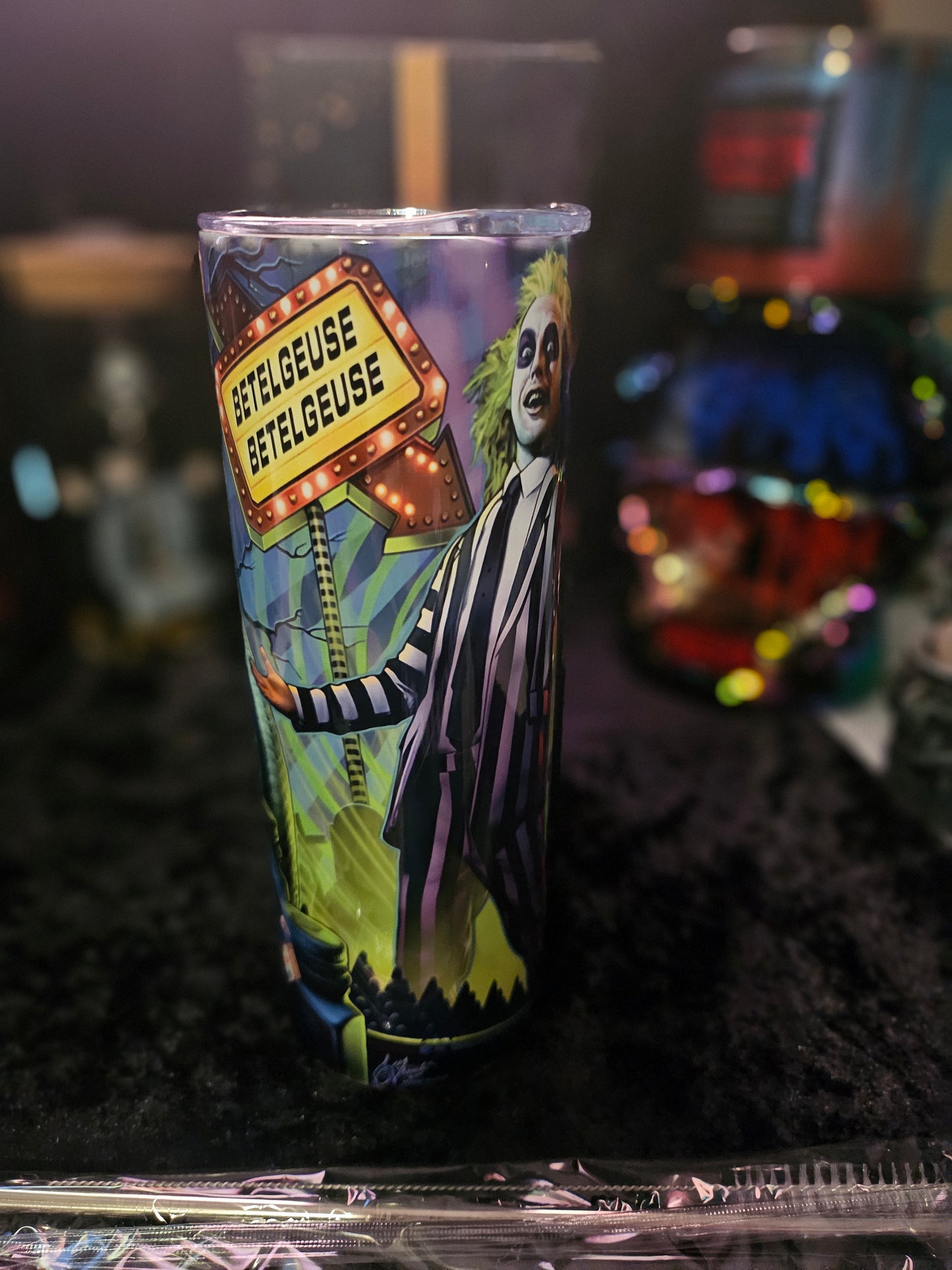 20 oz tumbler: Classic Beetlejuice