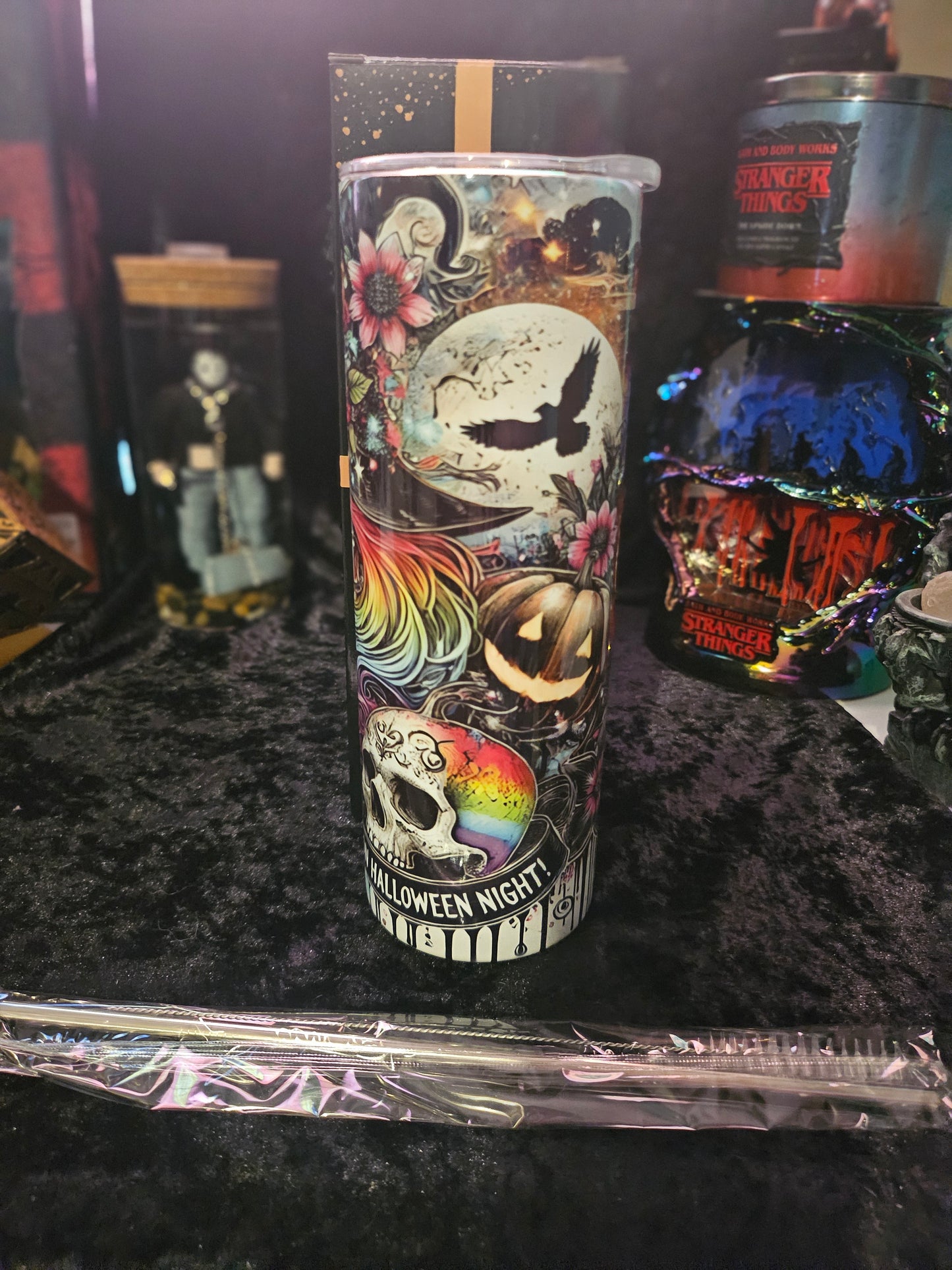 20 oz tumbler : Flying High on Halloween